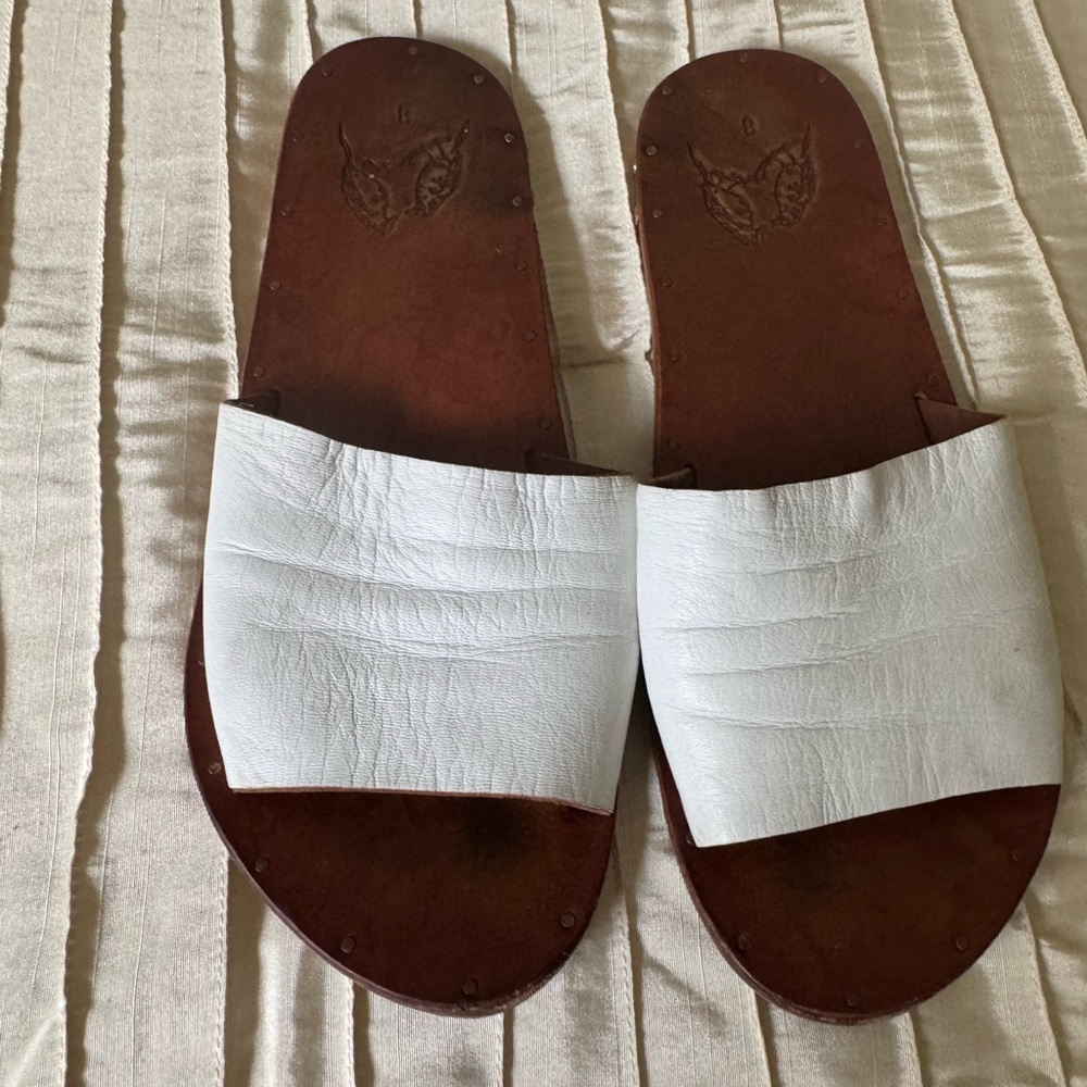 beek White and Brown Leather Sandals